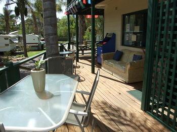 Batemans Bay Holiday Park - Hostel Exterior photo