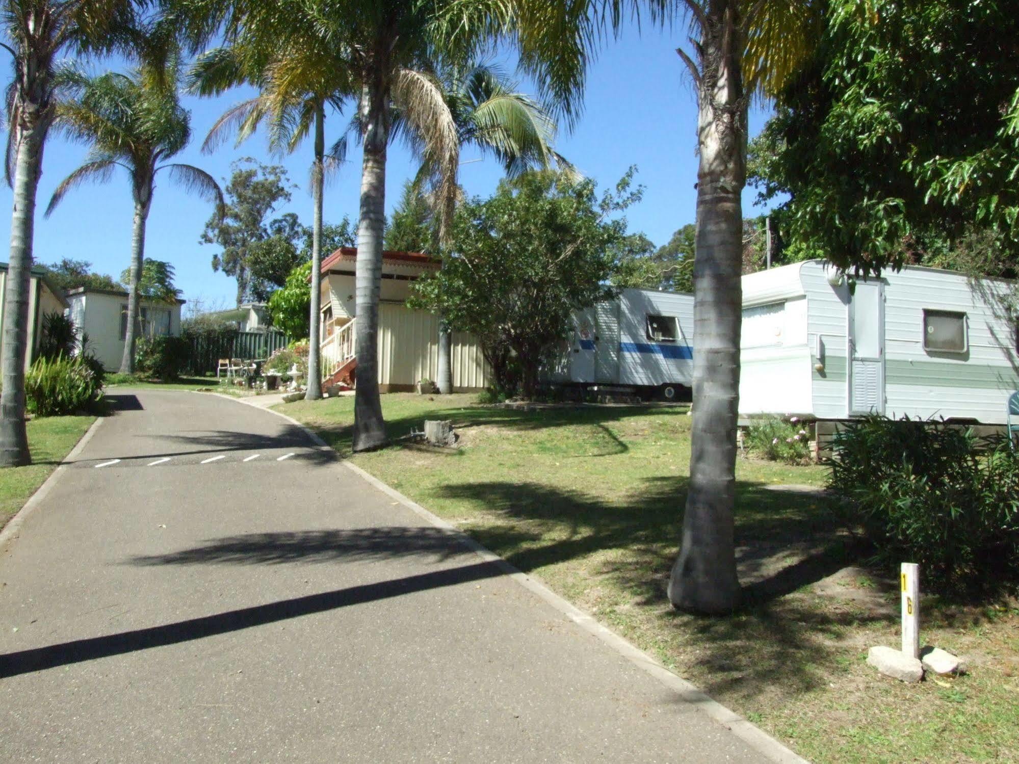 Batemans Bay Holiday Park - Hostel Exterior photo