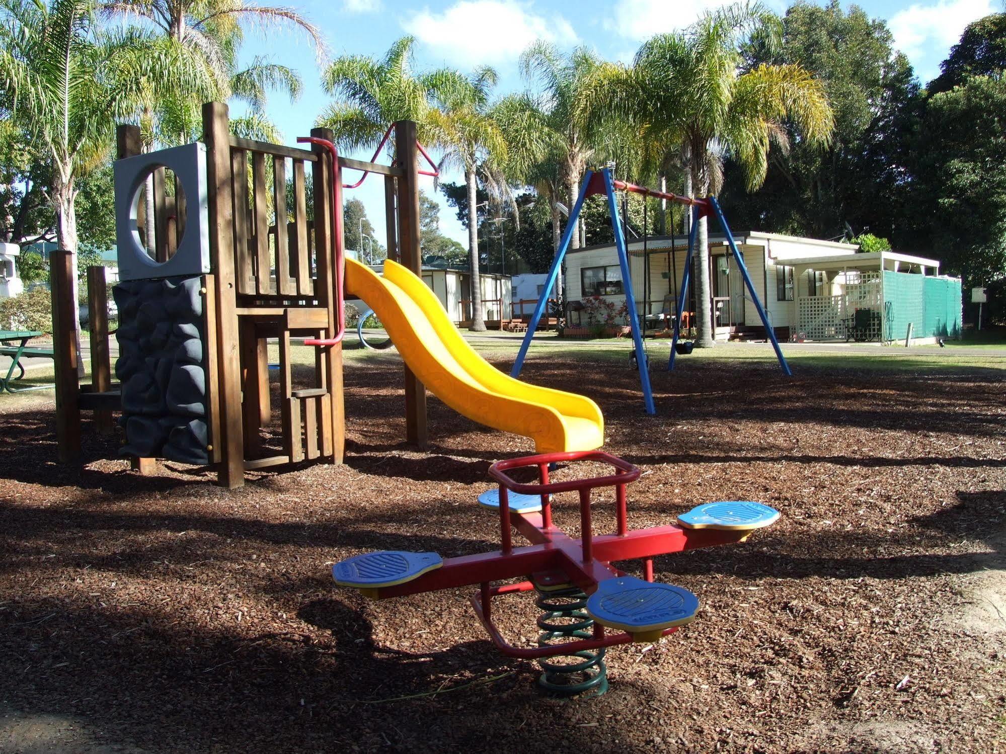 Batemans Bay Holiday Park - Hostel Exterior photo